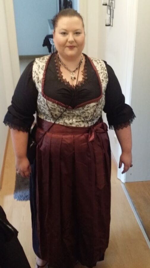  Amateur Fat Slut In Dirndl 10 of 10 pics