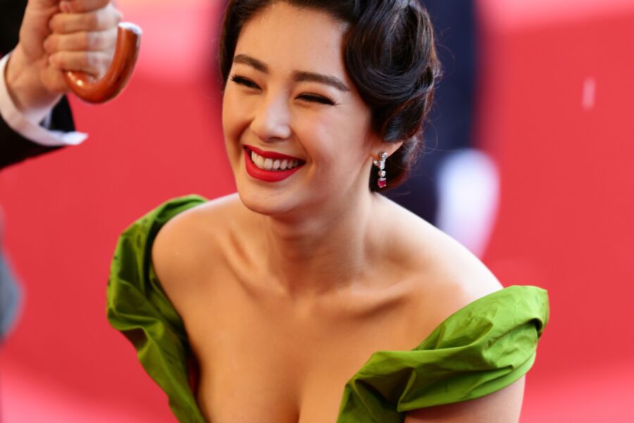 Zhang Yuqi at Premiere of "The Great Gatsby" in Cannes 2 of 18 pics