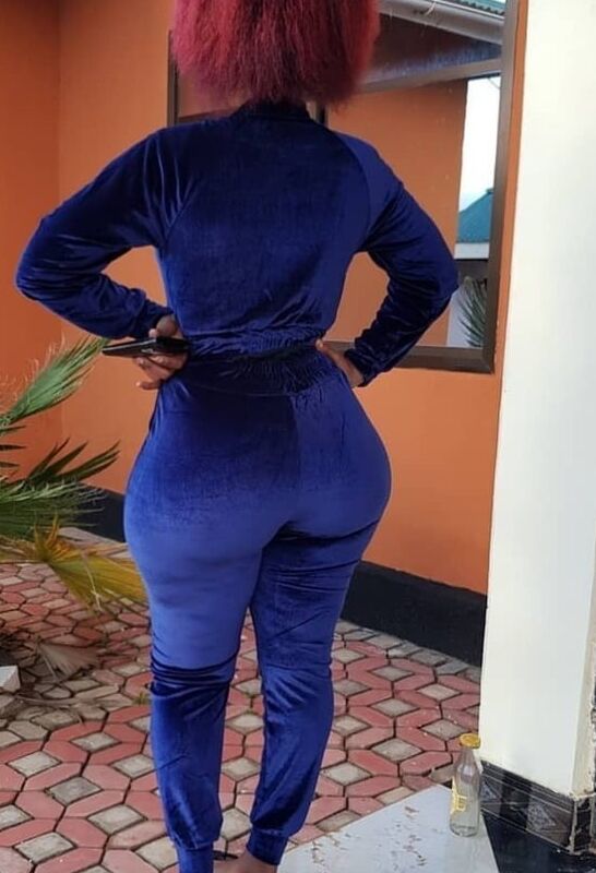 Sexy Booty West African Mature 5 of 9 pics