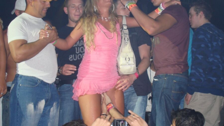 STRIPPERS SURROUNDED BY HORNY CROWD 10 of 14 pics