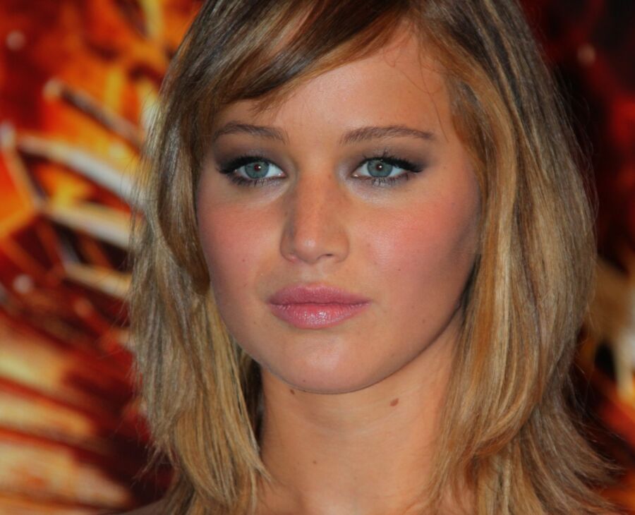 Jennifer Lawrence at The Hunger Games: Catching Fire Photocall 1 of 13 pics