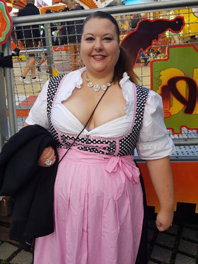  Amateur Fat Slut In Dirndl 6 of 10 pics