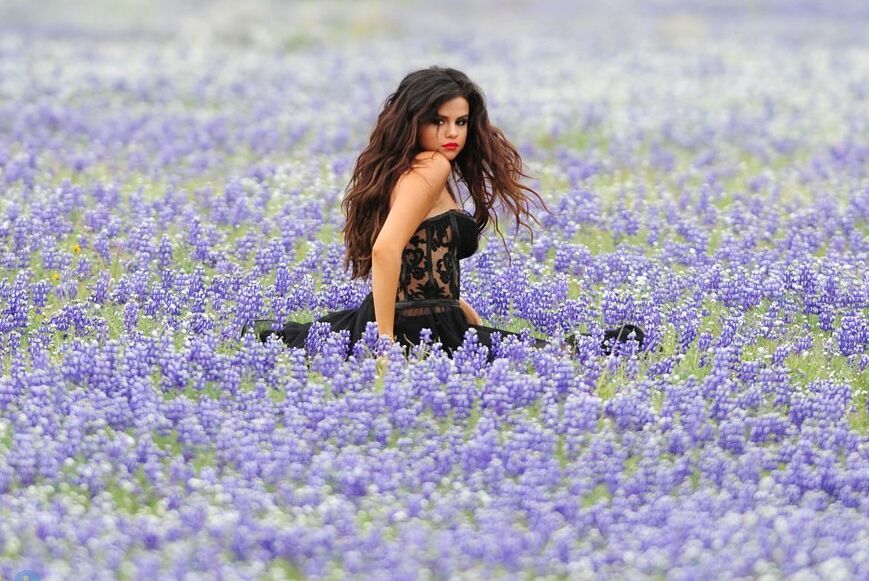 Selena Gomez in "Come and Get it" Filming Pics 6 of 37 pics