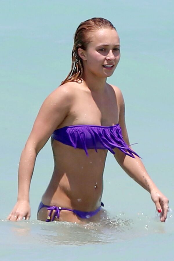 Hayden Panettiere in Bikini at a Beach in Miami 3 of 15 pics