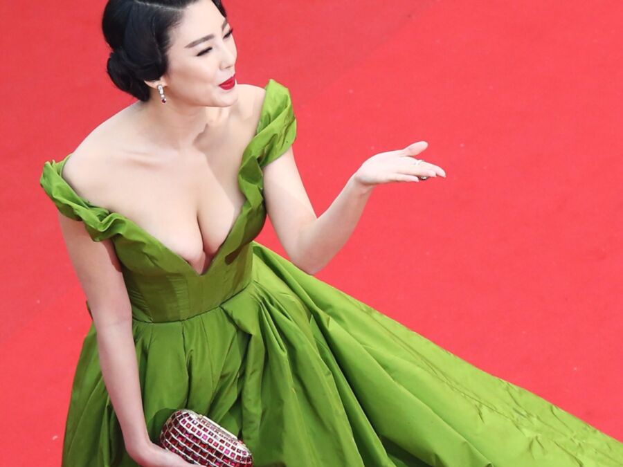 Zhang Yuqi at Premiere of "The Great Gatsby" in Cannes 4 of 18 pics