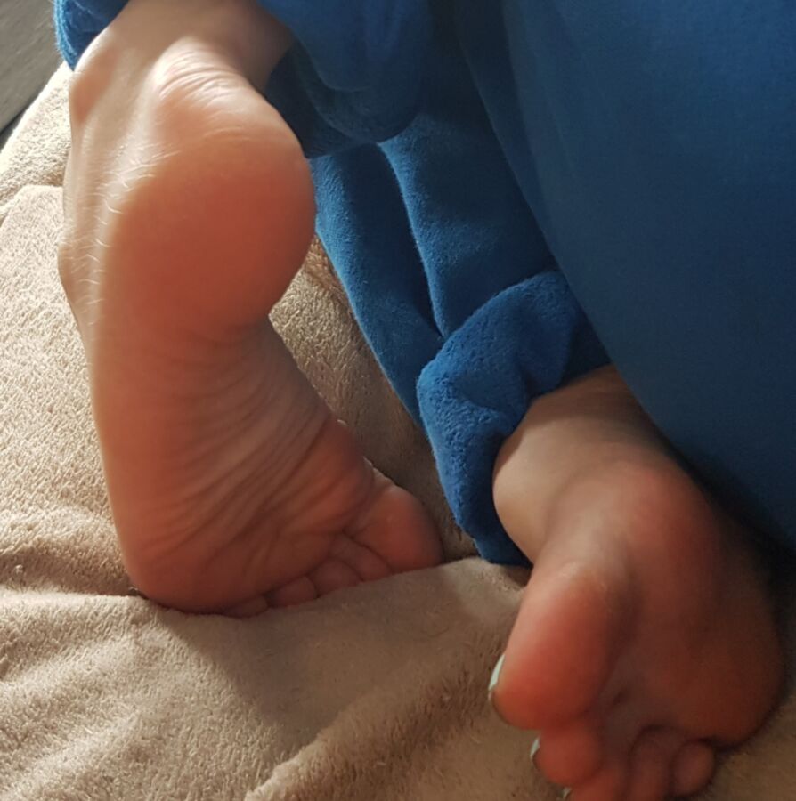 GFs smooth feet 24 of 46 pics