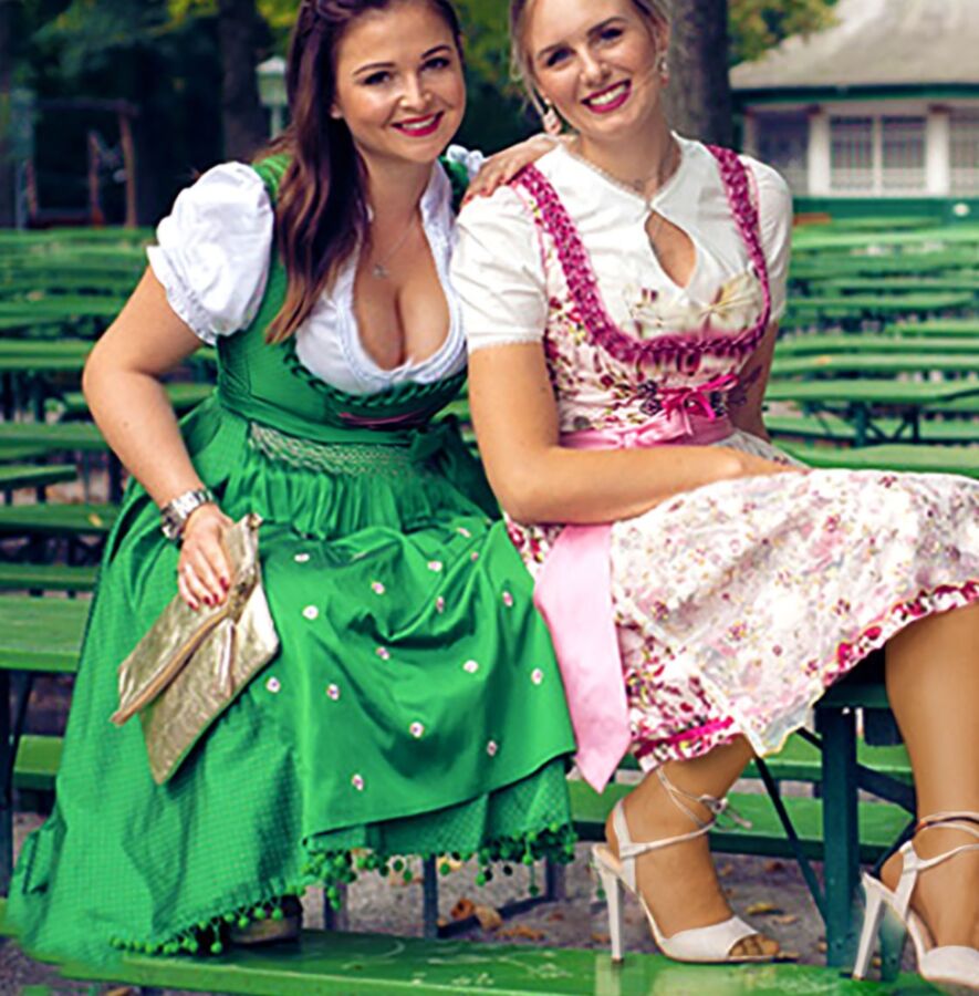 Fesche Madln im Dirndl zum Zweihundertachtzehnt`n 19 of 100 pics