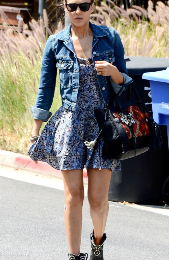 Jessica Alba Out and About in Santa Monica 5 of 34 pics