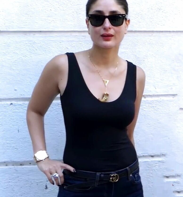 Kareena Kapoor Look Gorgeous in a Black Ganji and Denim Jeans 11 of 28 pics