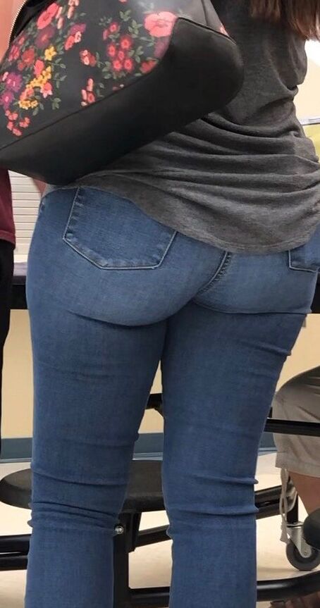 School MILF Booty 12 of 14 pics