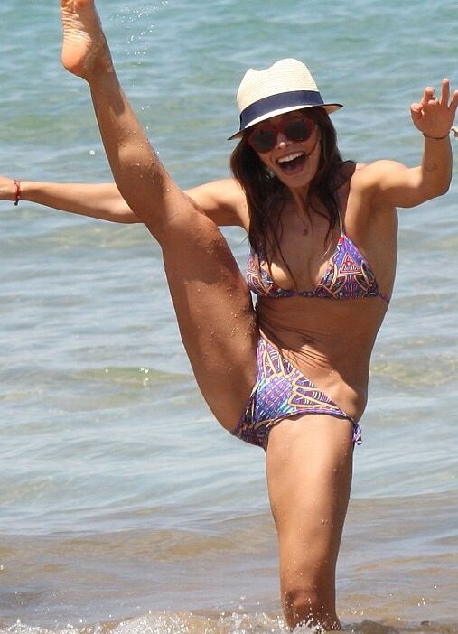 Sarah Shahi in Bikini on a Beach in Hawaii 2 of 7 pics