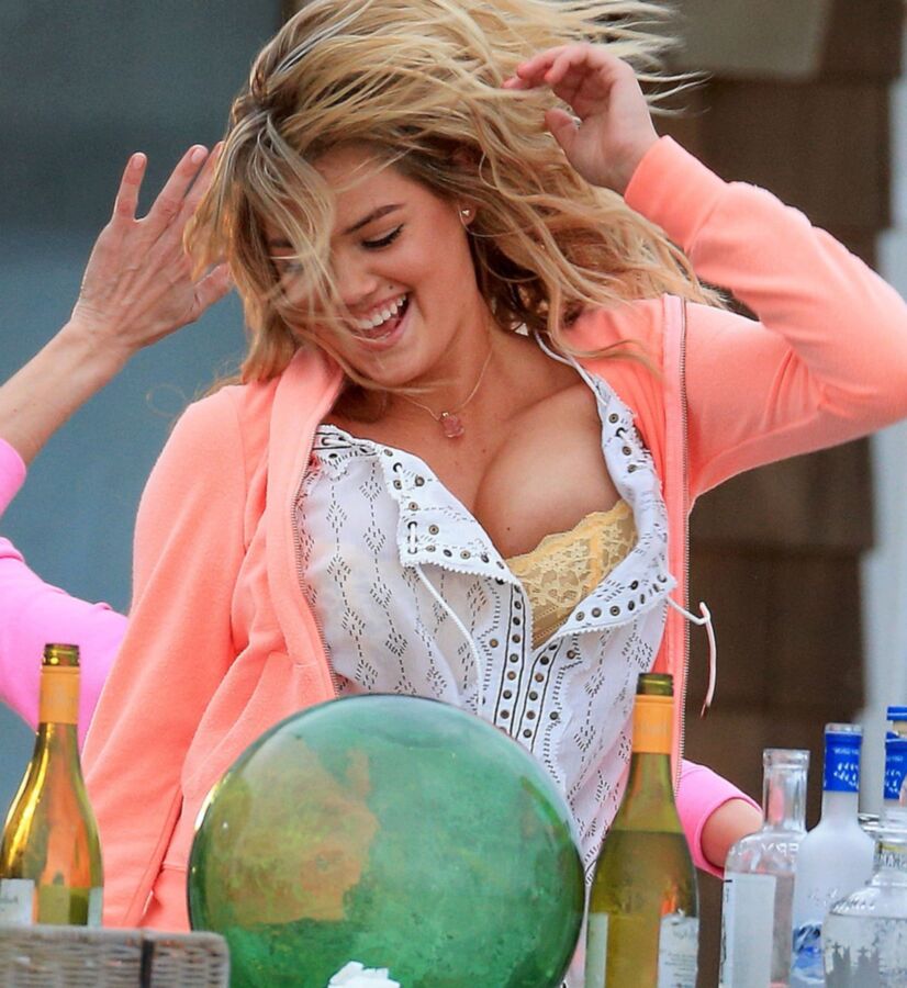 Kate Upton at The Other Woman Movie Set in West Hampton 2 of 3 pics