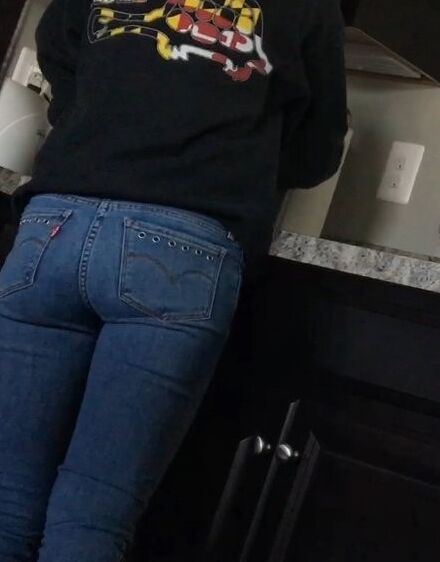 That Dammm Fine Ass of My Big Sister in Tight Jeans 23 of 32 pics