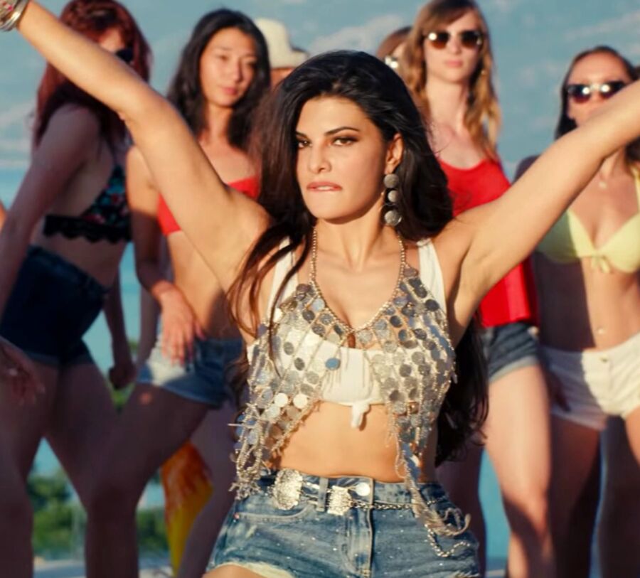 Jacqueline Fernandez - Super Hot Celeb in Item Song from Saaho 14 of 28 pics