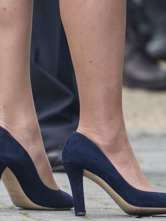prude Kate Middleton in high heels 11 of 37 pics