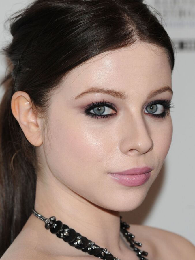 Michelle Trachtenberg 1 of 44 pics