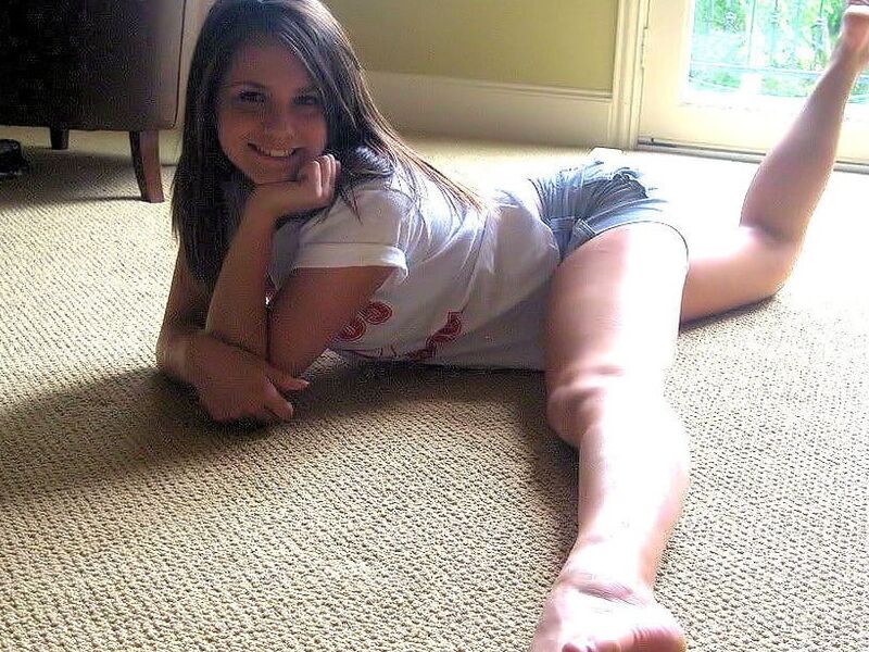 Beautiful Teen Feet 20 of 200 pics