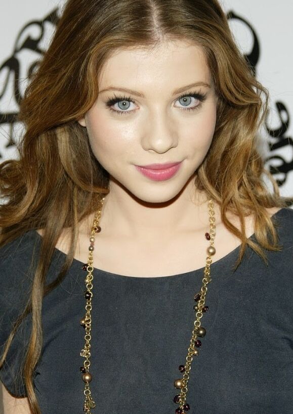 Michelle Trachtenberg 9 of 44 pics