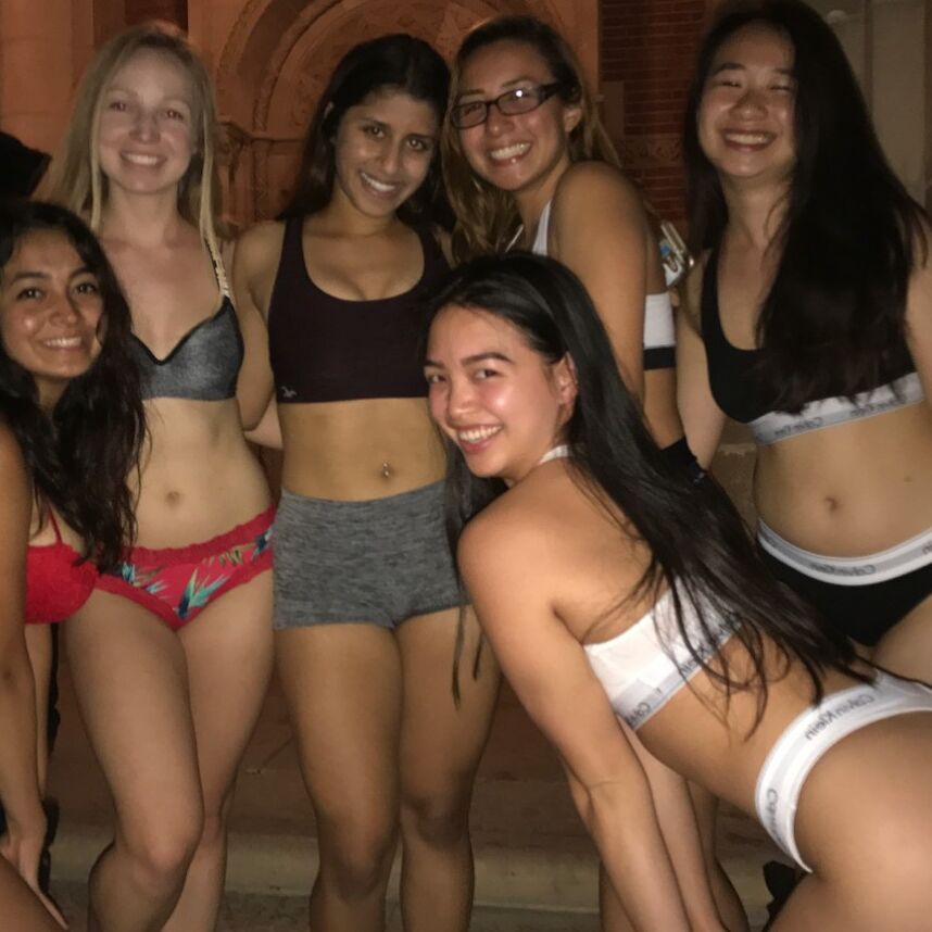 girls in groups showing off 4 of 69 pics