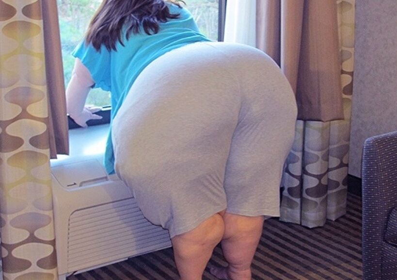 Obese milf with a huge ass 15 of 19 pics