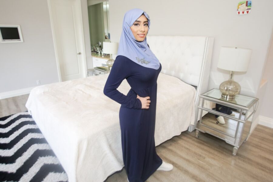 Violet Myers - Childbearing Hijab Hips 4 of 344 pics