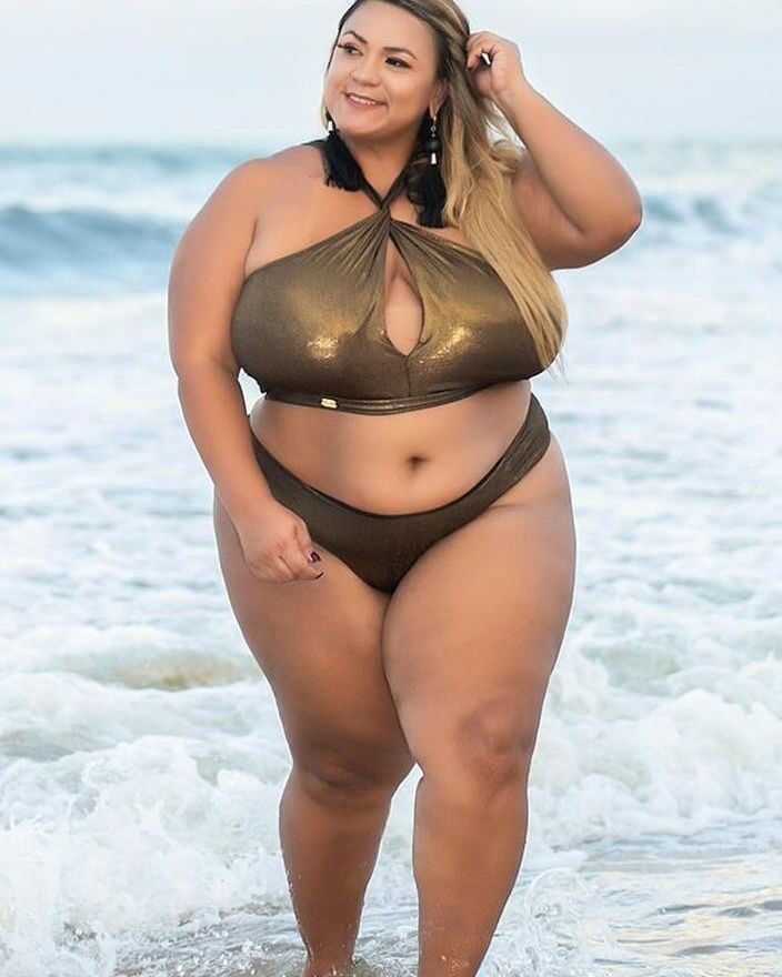 Elaine Souza - BBW Plus Size Model 4 of 44 pics