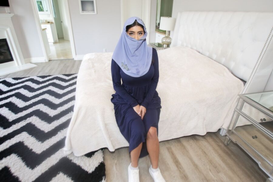 Violet Myers - Childbearing Hijab Hips 10 of 344 pics