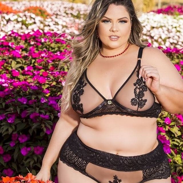 Elaine Souza - BBW Plus Size Model 2 of 44 pics