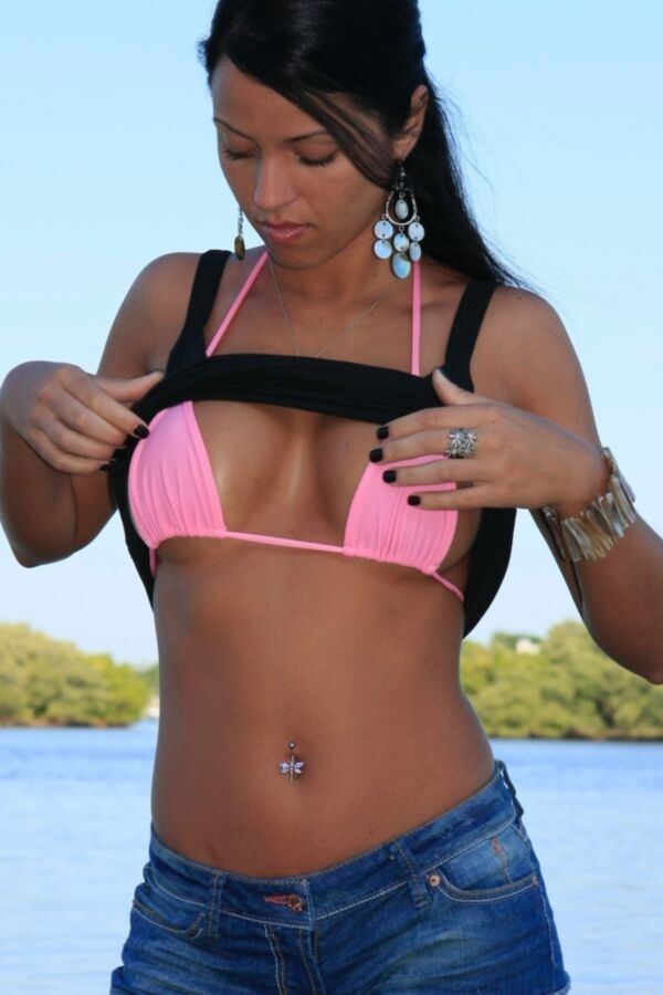 Janessa Brazil - Pink bikini  17 of 112 pics