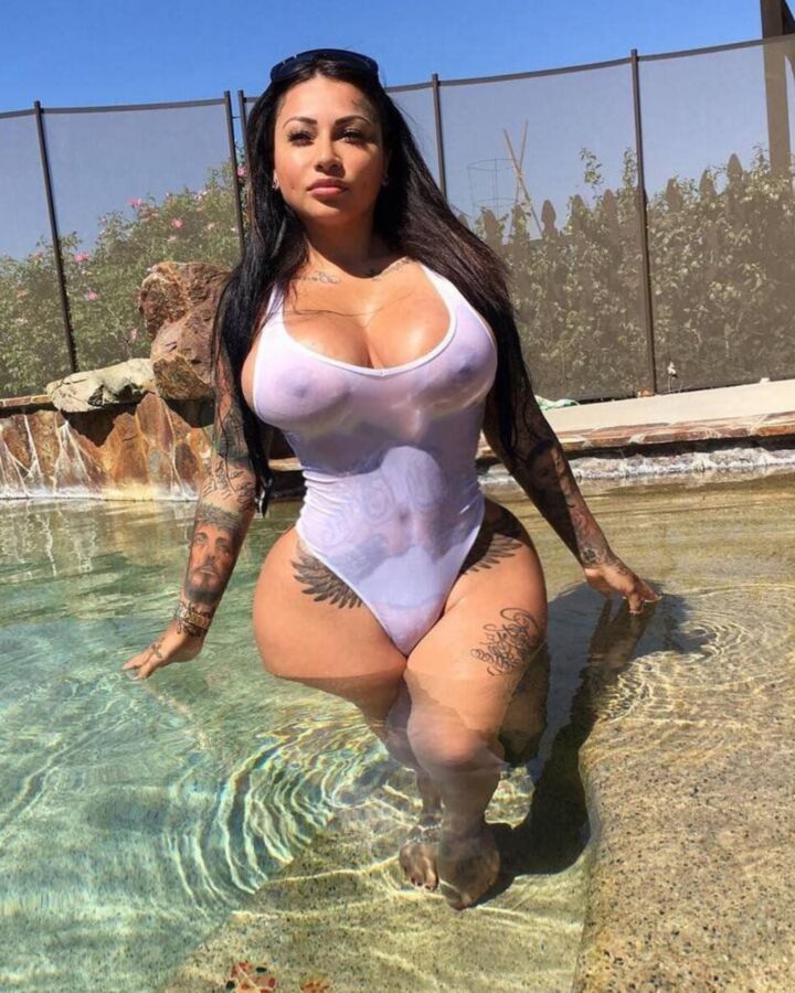 Brittanya Razavi Nude & Sexy 3 of 99 pics