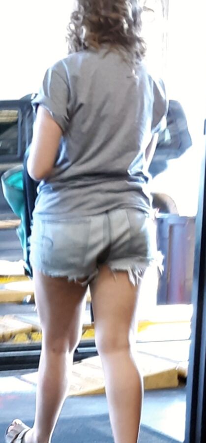 HOTTIE at the oil change shop 14 of 34 pics