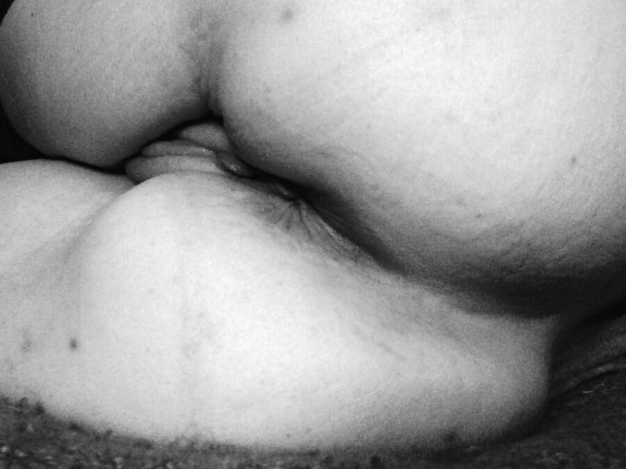 I love showing off my shaved vagina 1 of 37 pics