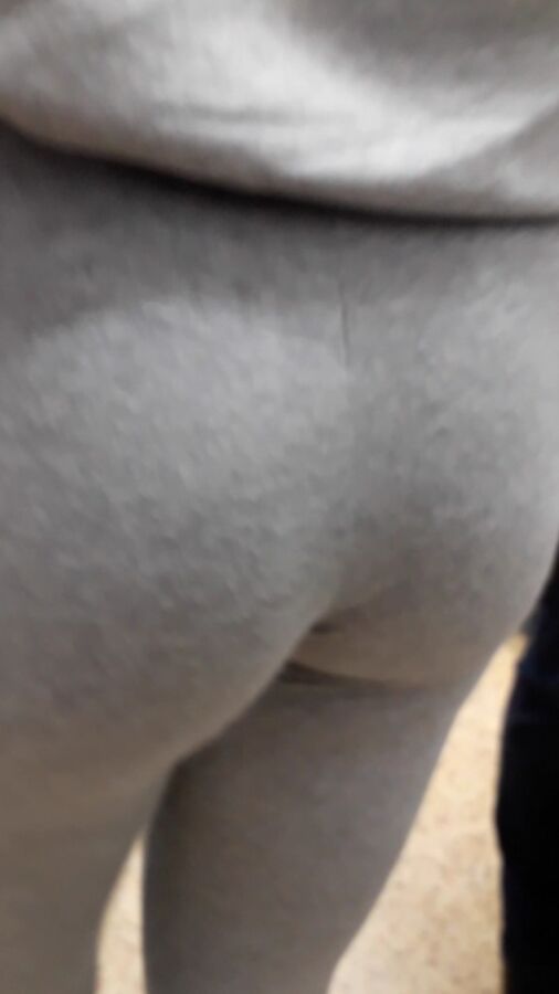 Young Cocktease in tight grey leggings,amazing firm arse 10 of 13 pics