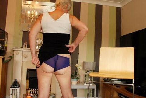 Marika - shorthaired blonde granny posing 11 of 30 pics