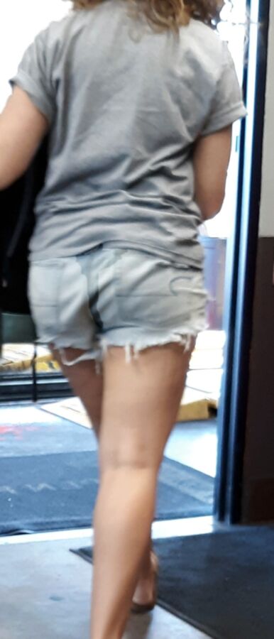 HOTTIE at the oil change shop 16 of 34 pics