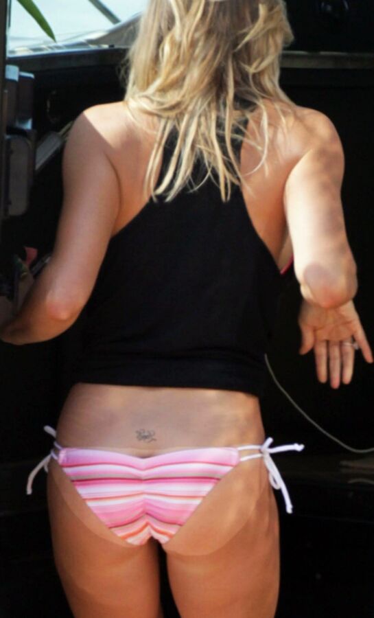 LEANN RIMES has a perfect ass 14 of 29 pics