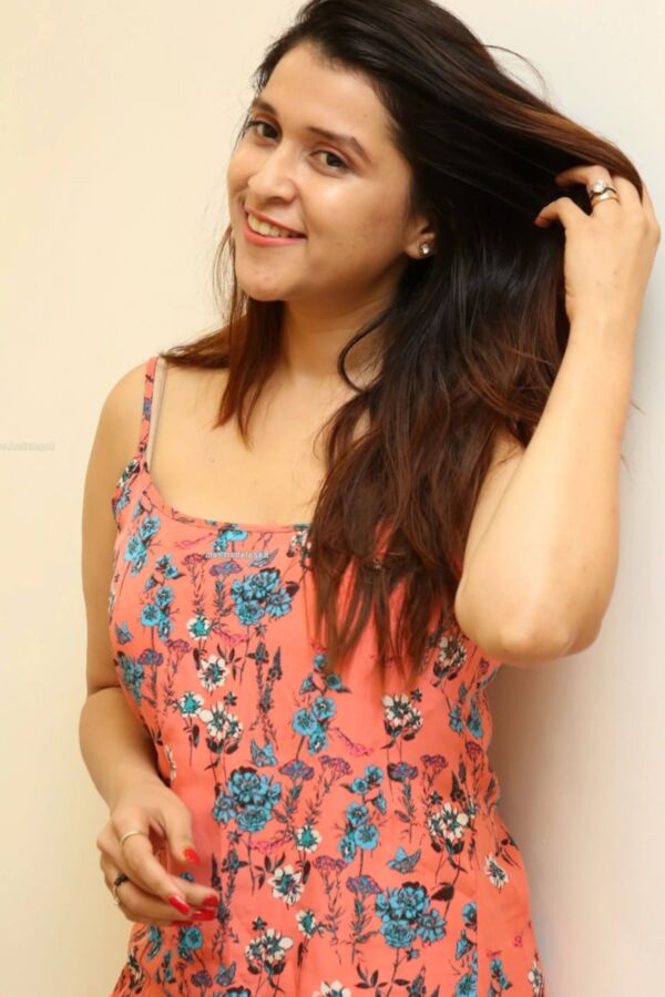 Mannara Chopra- Busty Voluptuous Indian Babe flaunts Sexy Curves 15 of 125 pics
