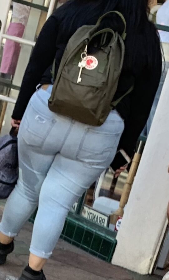 BBW Fat Ass in Jeans 3 of 8 pics