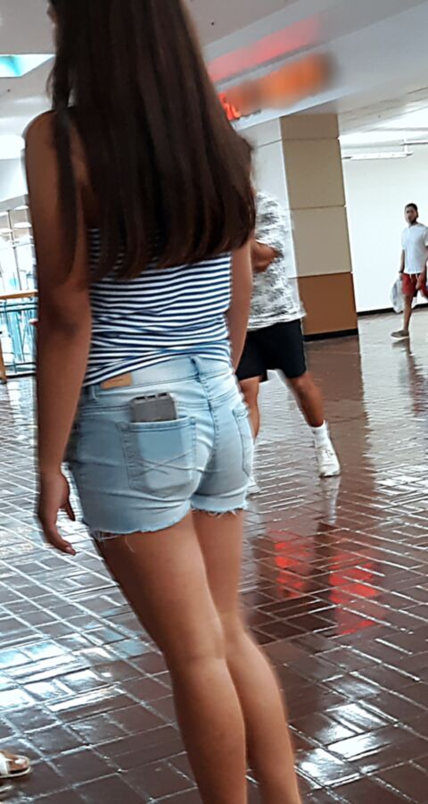 ASSES at the mall 15 of 17 pics