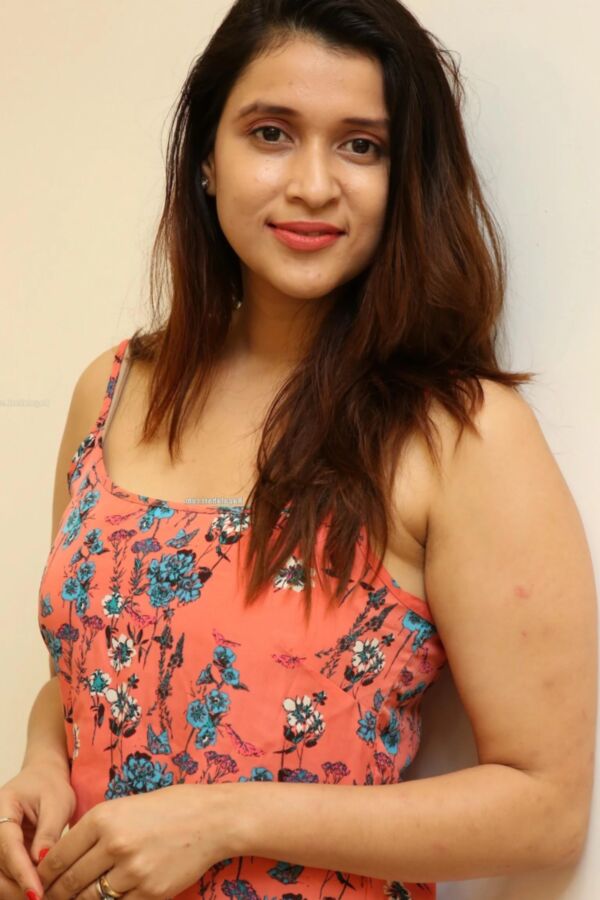 Mannara Chopra- Busty Voluptuous Indian Babe flaunts Sexy Curves 13 of 125 pics