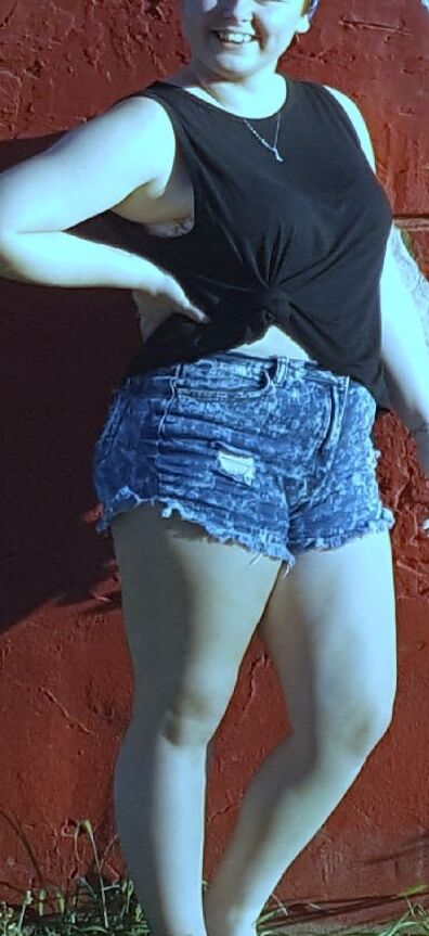 Kayla Carter, sexy chubby brunette 11 of 14 pics