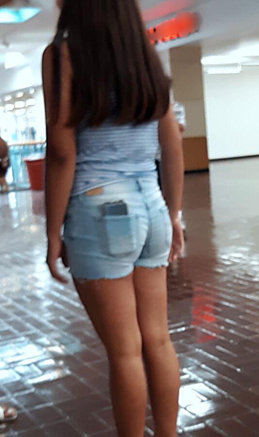 ASSES at the mall 14 of 17 pics