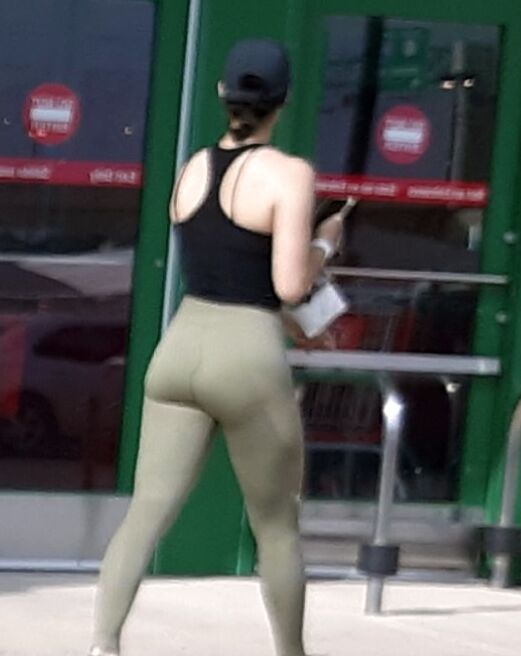 ASSES at the mall 4 of 17 pics