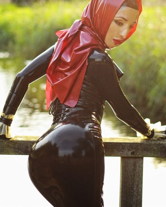 Marilyn Yusuf - Fully Covered In Latex With Hijab & Mask 18 of 28 pics