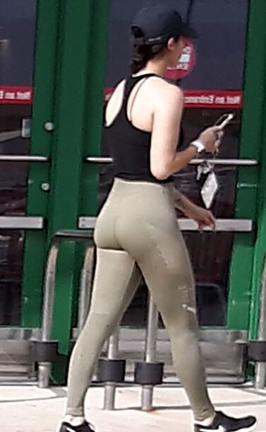 ASSES at the mall 2 of 17 pics