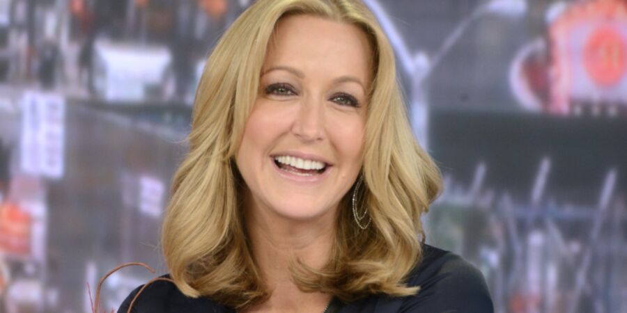 Lara Spencer GMA Looking Hot 1 of 7 pics