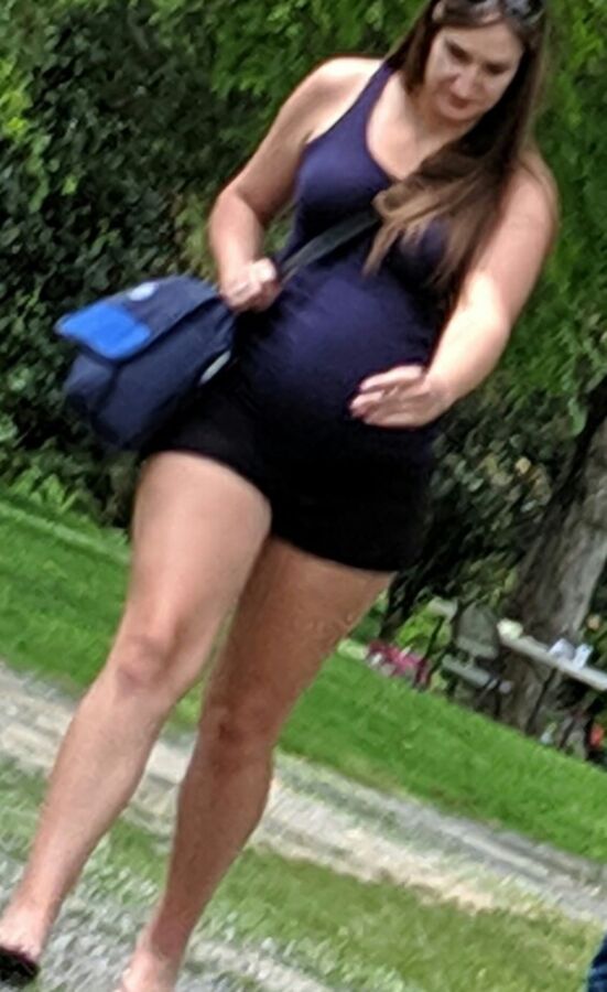 Hot preggo great legs and ass 17 of 26 pics