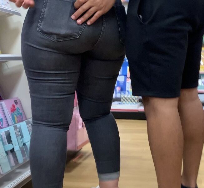 UK phat ass teen in jeans  20 of 40 pics