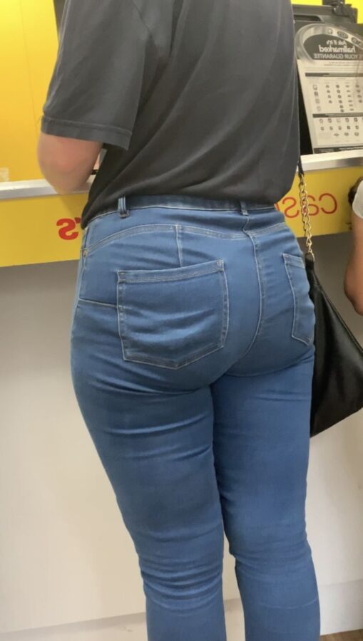UK milf clenching her ass in jeans  8 of 16 pics