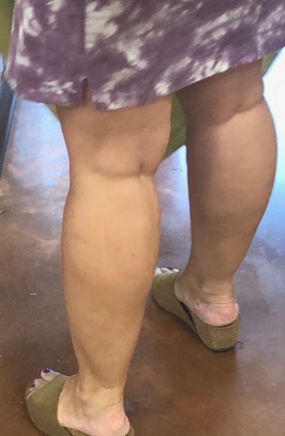 Mature Sexy Big Legs 1 of 3 pics